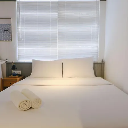 Studio With Private Living Room At Jarrdin Cihampelas Apartment By Travelio